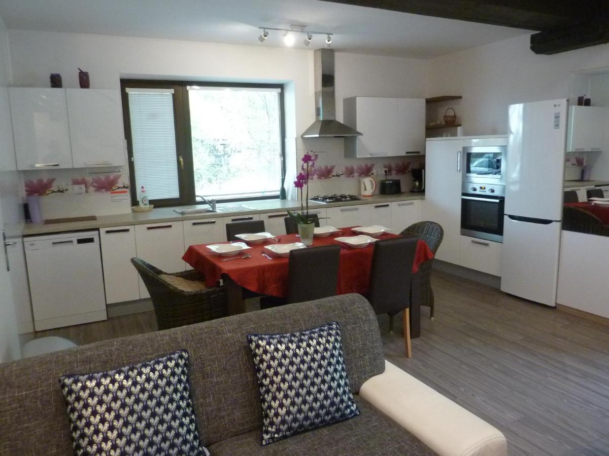 Velky Apartman V Rodinnom Dvojdome, Free Parking Kosice Bagian luar foto